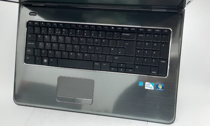 Dell_Inspiron_N7010_2