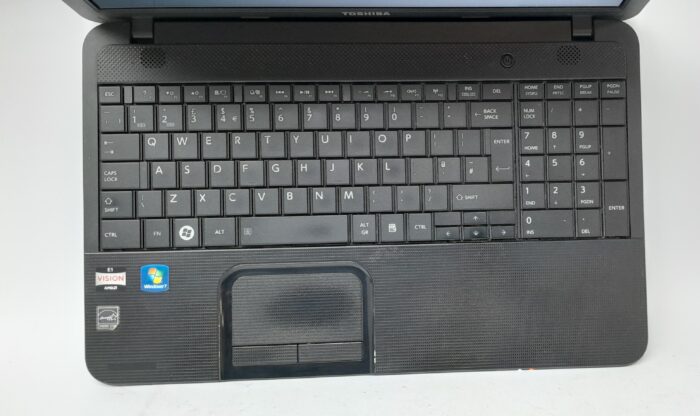 Toshiba_Satelite_C850d_107_2