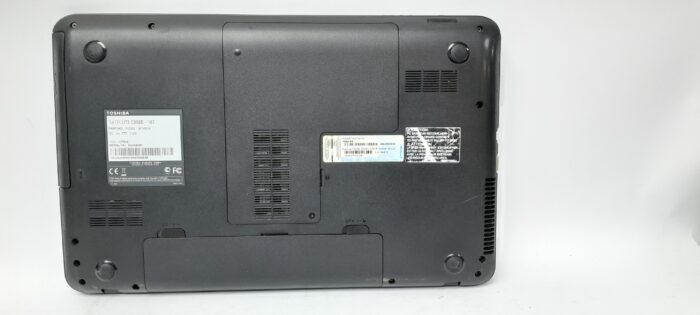 Toshiba_Satelite_C850d_107_7