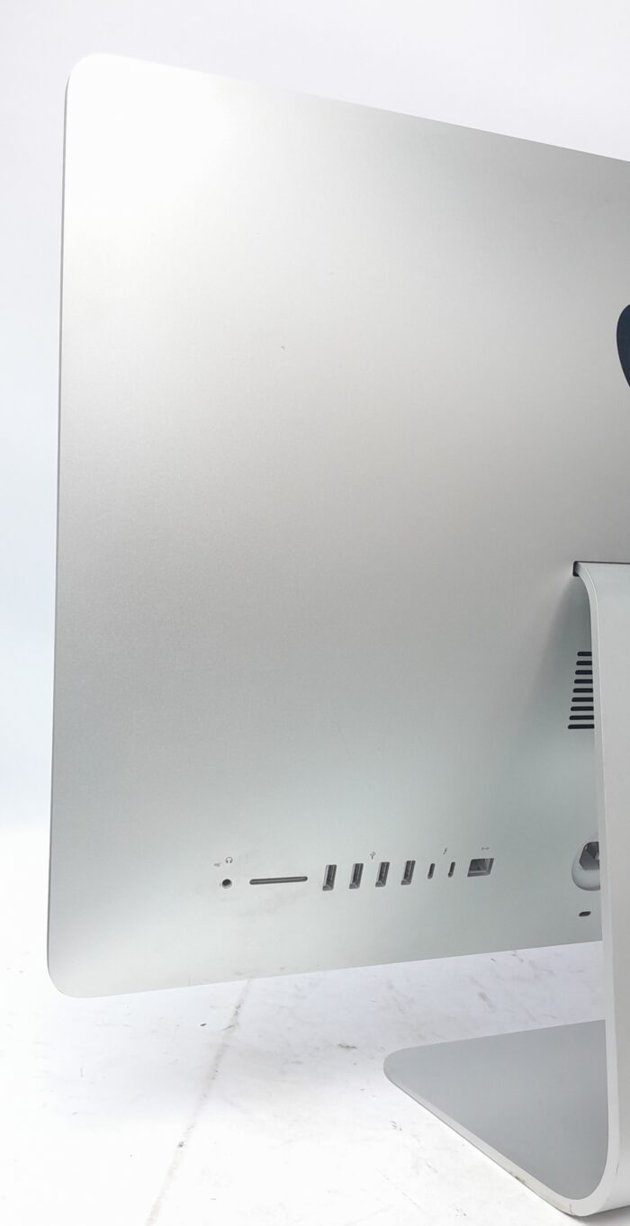 Apple_iMac14,1_4