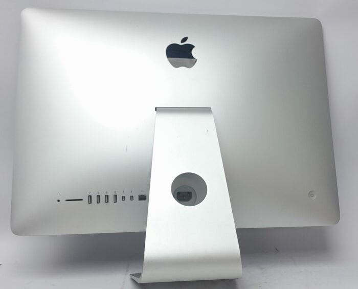 Apple_iMac14,4_3