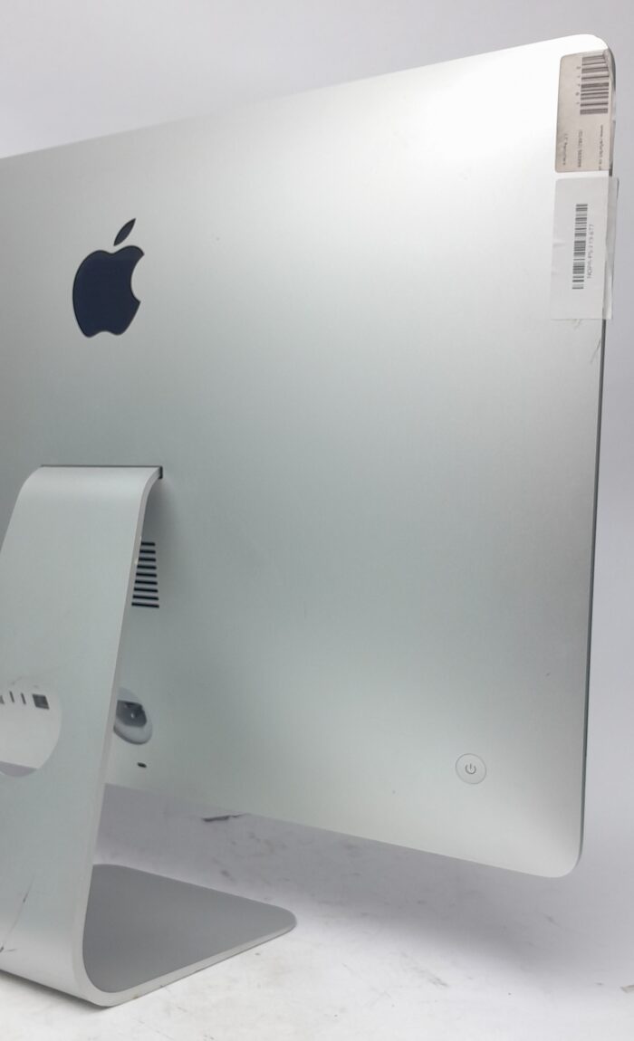 Apple_iMac_18,2_4