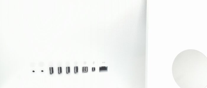Apple_imac_12,1_2