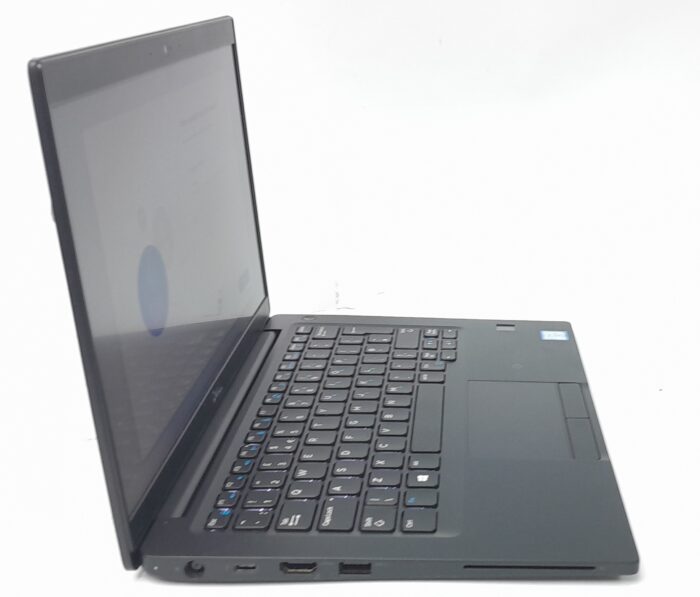 Dell_Latitude_7390_4