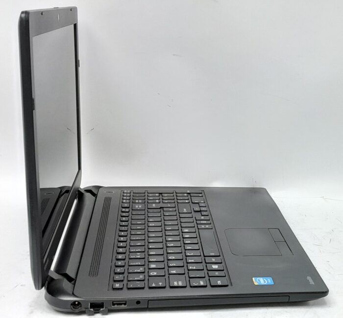 Toshiba_Satellite_C50-b_4