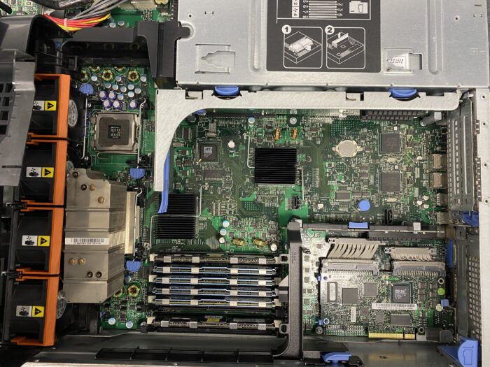 Dell_Poweredge_2950_4