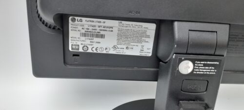 Lg_Flatron__L1742st_2
