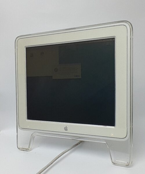 Apple_M7648_1