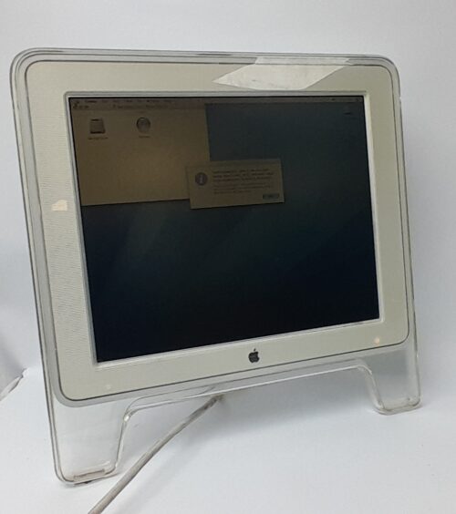 Apple_M7648_2