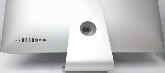 Apple_iMac11,3_3