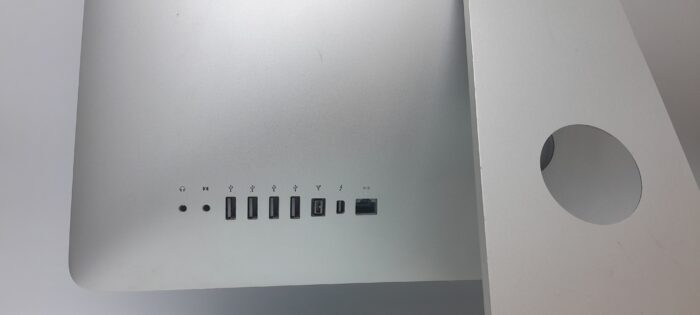 Apple_iMac12,1_4