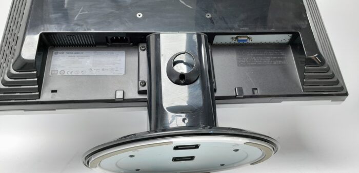 Lg_Flatron_L225ws_2