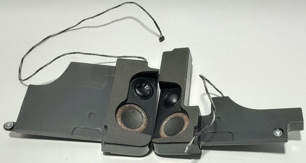 APPLE_a1312_Speakers_1