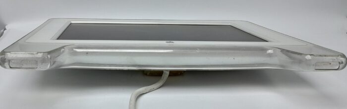 Apple_M7649_2