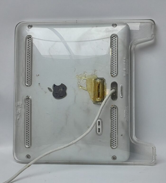 Apple_M7649_4