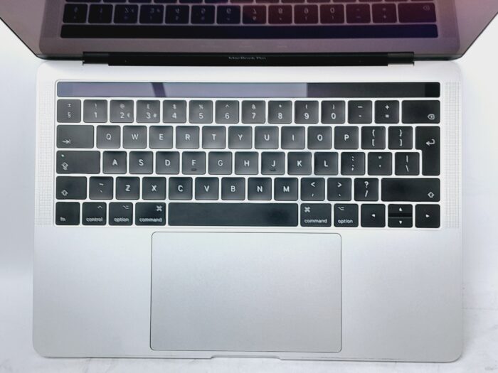 AppleMacbook Pro 13,2