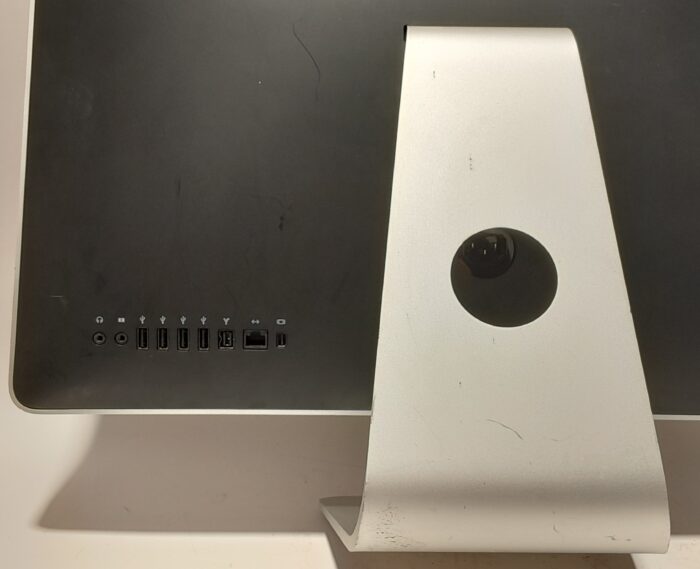 Apple_iMac_9,1_2