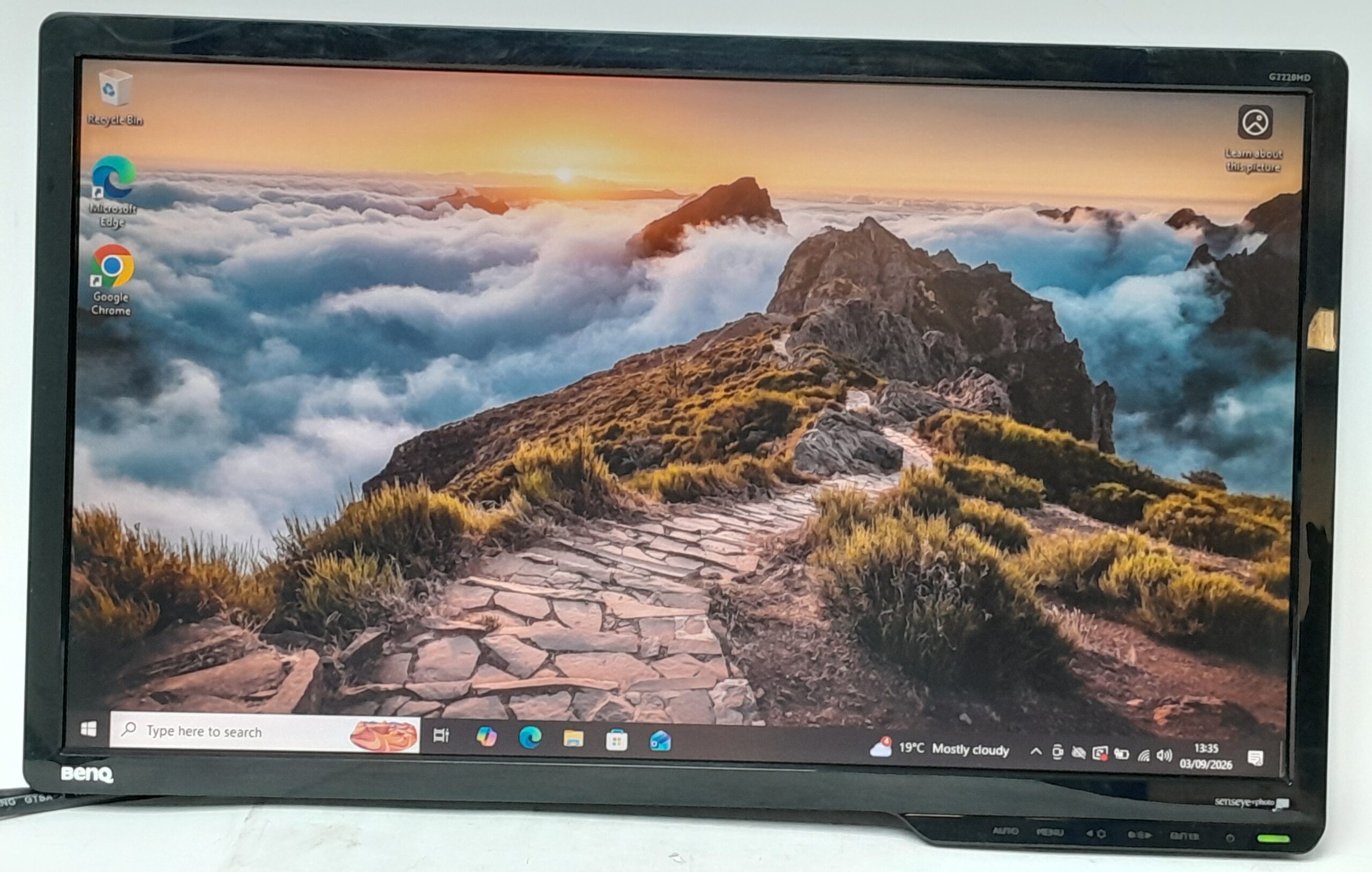 Benq_G2220hd_1.jpg Benq_G2220hd_1