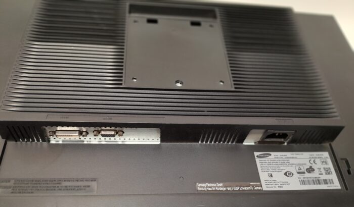 Samsung_S24e450b_2