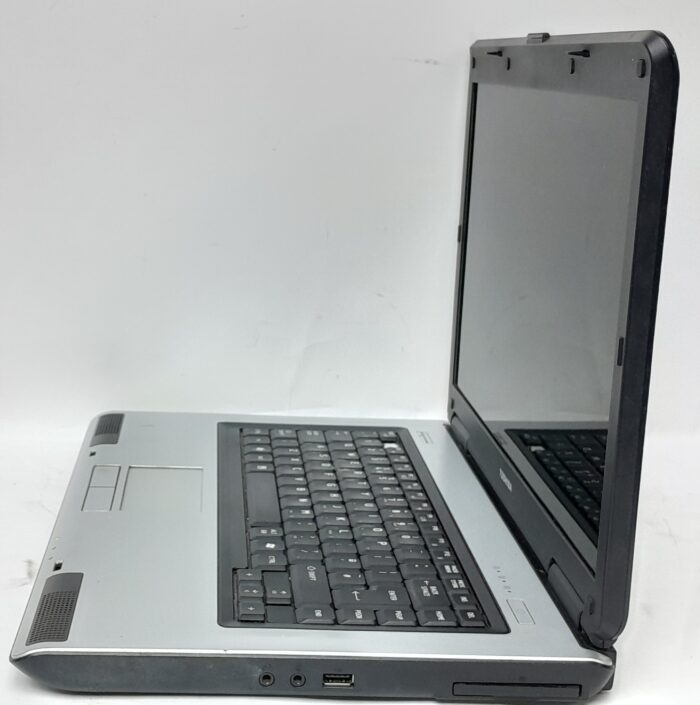 Toshiba_Equium_L40-17m_3