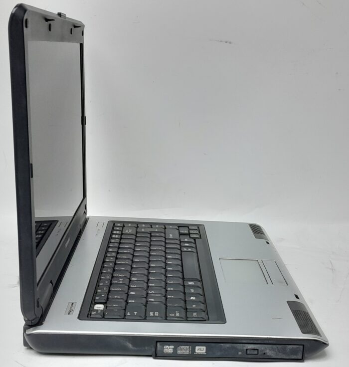 Toshiba_Equium_L40-17m_4
