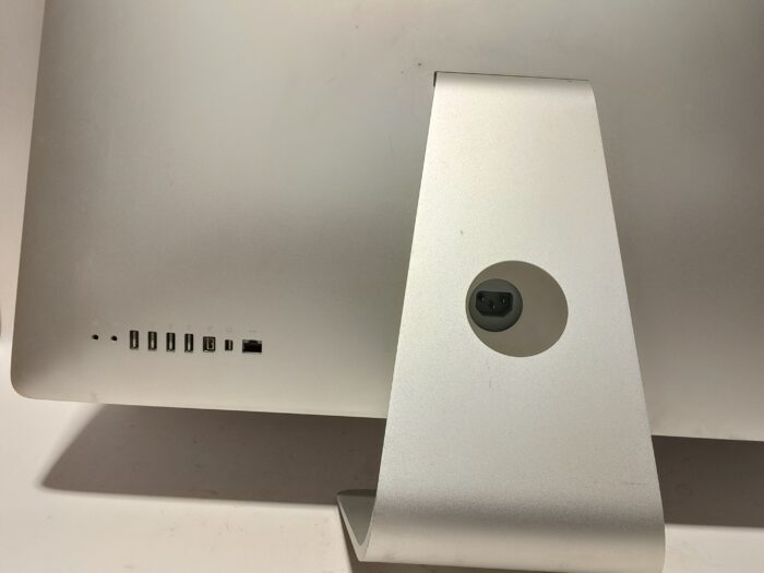Apple_imac_10,1_2
