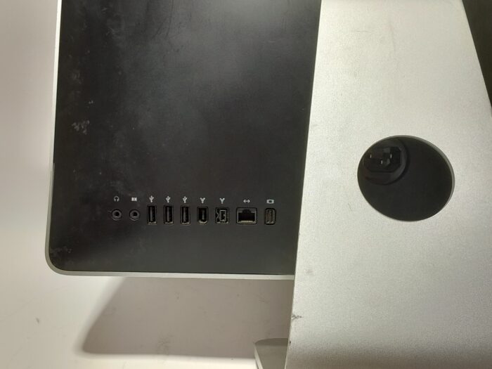 Apple_imac_8,1_2