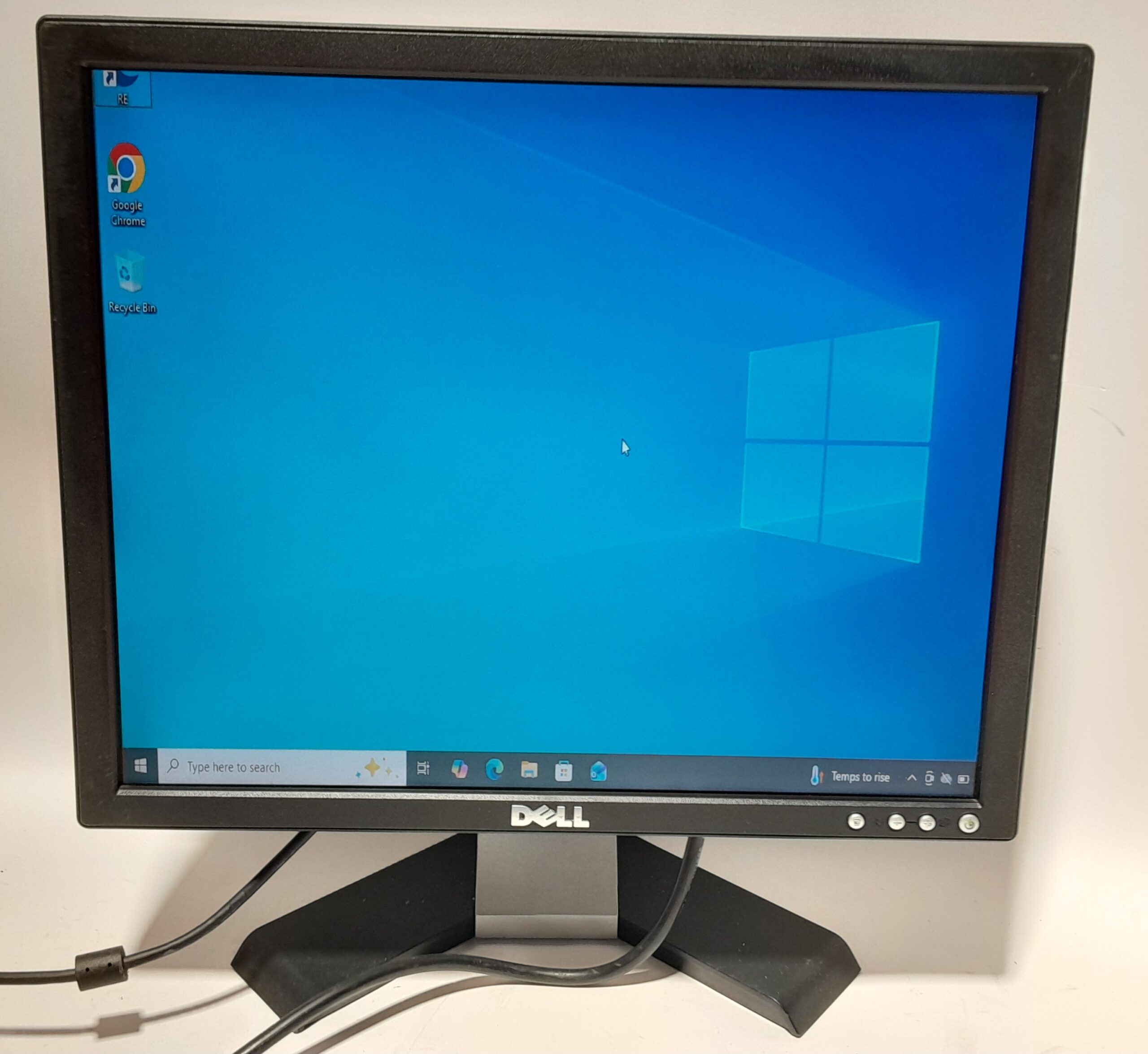 Dell_E17fpf_Vga_1.jpg Dell_E17fpf_Vga_1