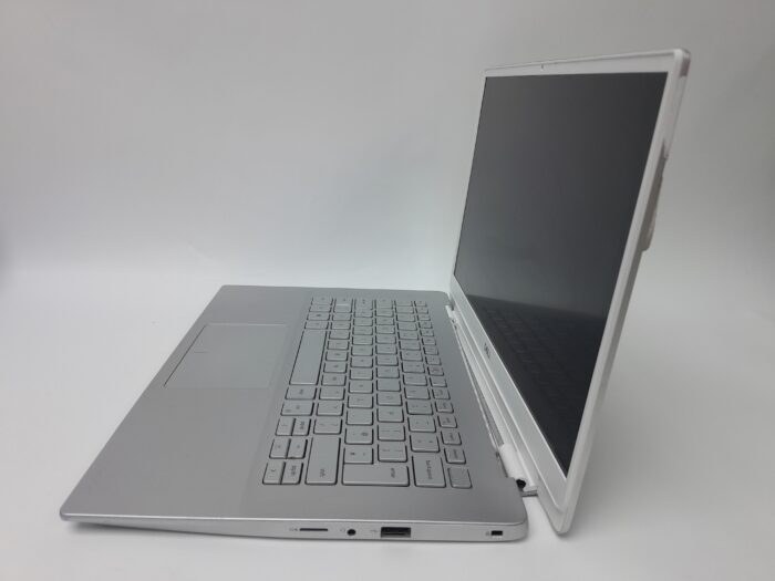 Dell_Inspiron_5490_3