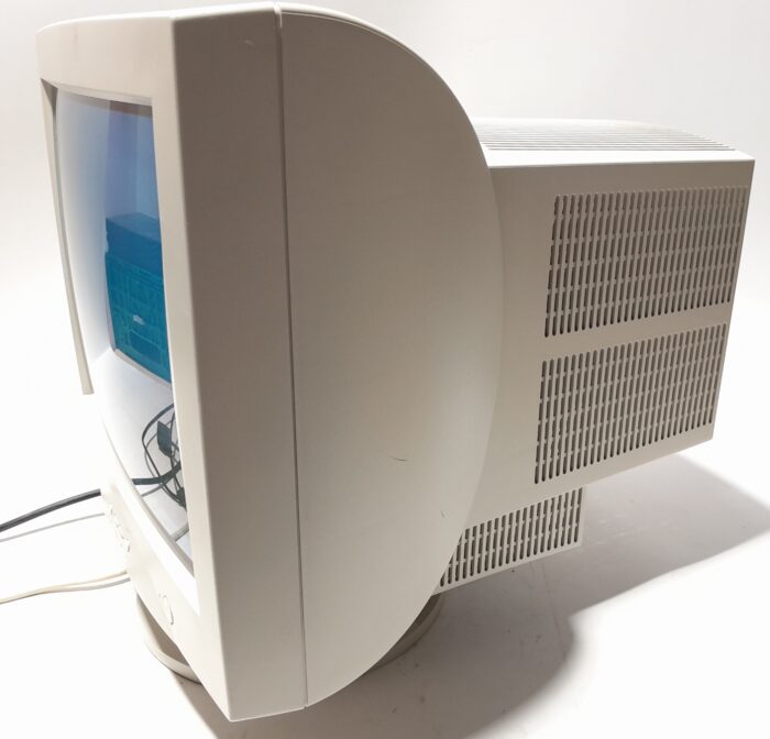 Samsung_Samtron_75e_2