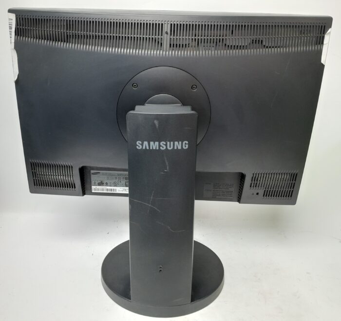 Samsung_Syncmaster_2443_4