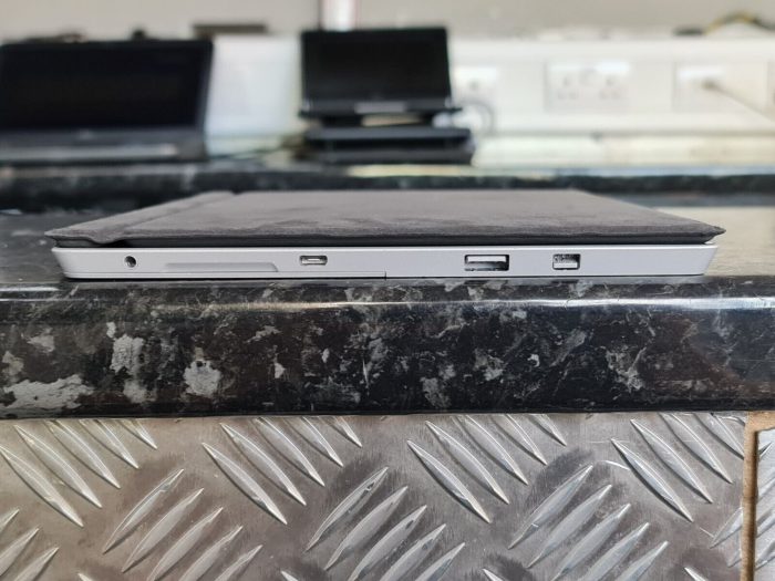 Microsoft Surface 3 Model 1645 AMD x7-Z8700 CPU 4GB RAM 64GB SSD Windows 11 - Image 9
