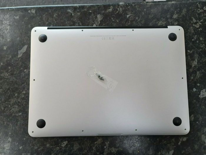 MacBook Air 1 3’’ Early 2015 Intel Core i5 4GB RAM Good Screen - Image 3
