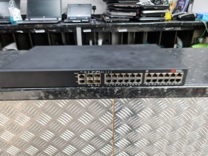 Brocade ICX6450-24 Gigabit Ethernet 4X10 GbE SFP+ Switch - Image 2