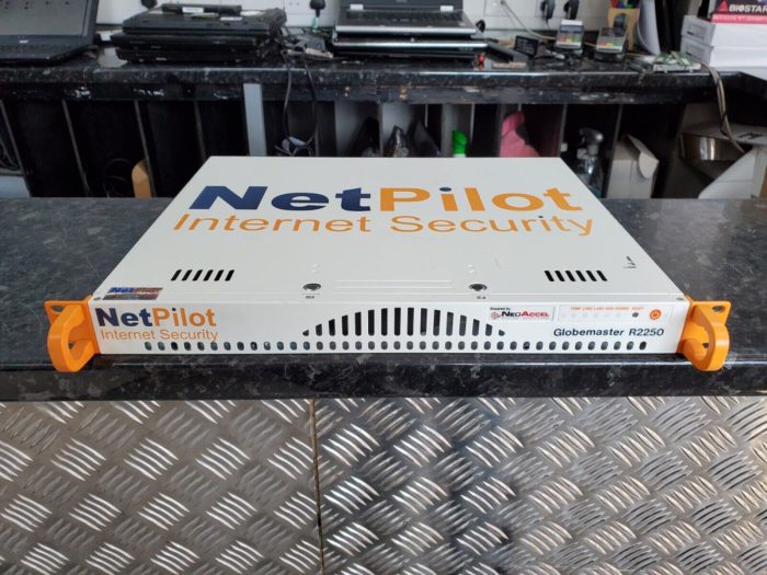 NetPilot Internet Security Globemaster R2250 - Image 2