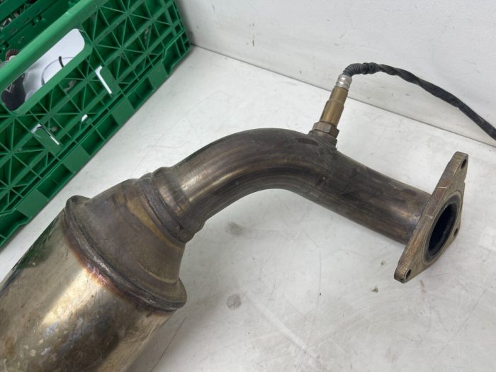 catalytic converter 2013  Porsche Cayenne 958 958.113.025.00  958.113.025.AX 958 - Image 4