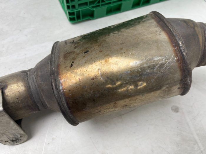 catalytic converter 2013  Porsche Cayenne 958 958.113.025.00  958.113.025.AX 958 - Image 5